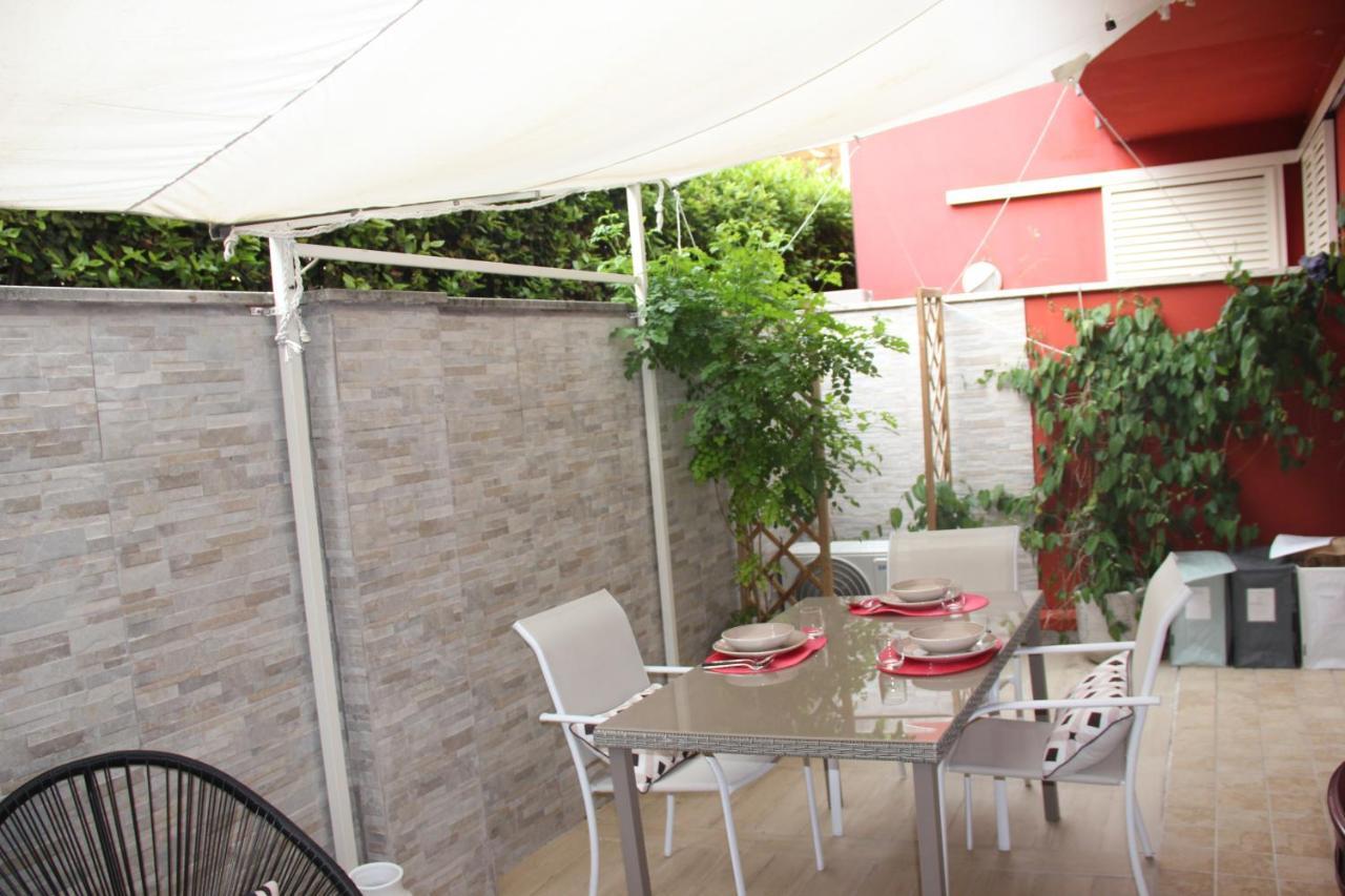 Casa Lucia Private Car Or Motorcycle Park Apartment Lucca Exterior photo