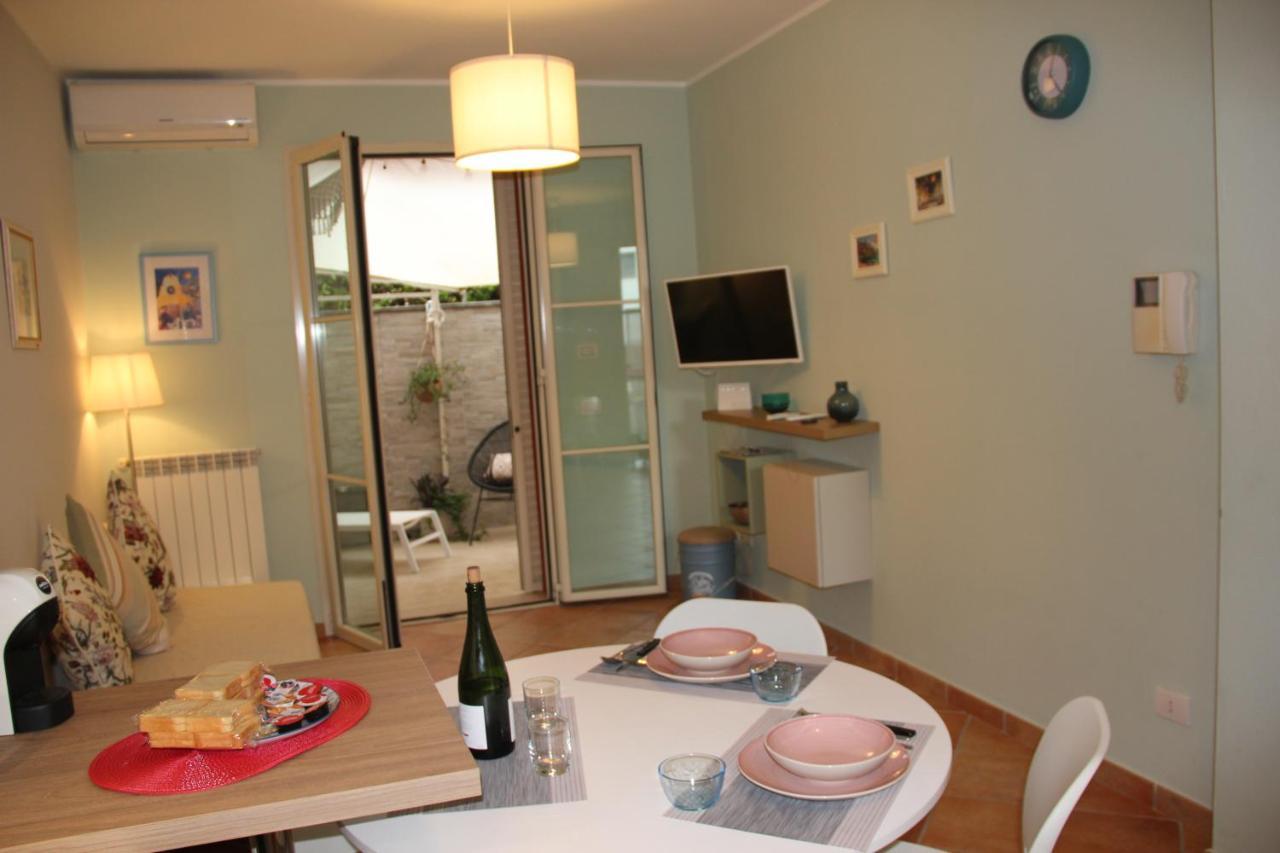 Casa Lucia Private Car Or Motorcycle Park Apartment Lucca Exterior photo
